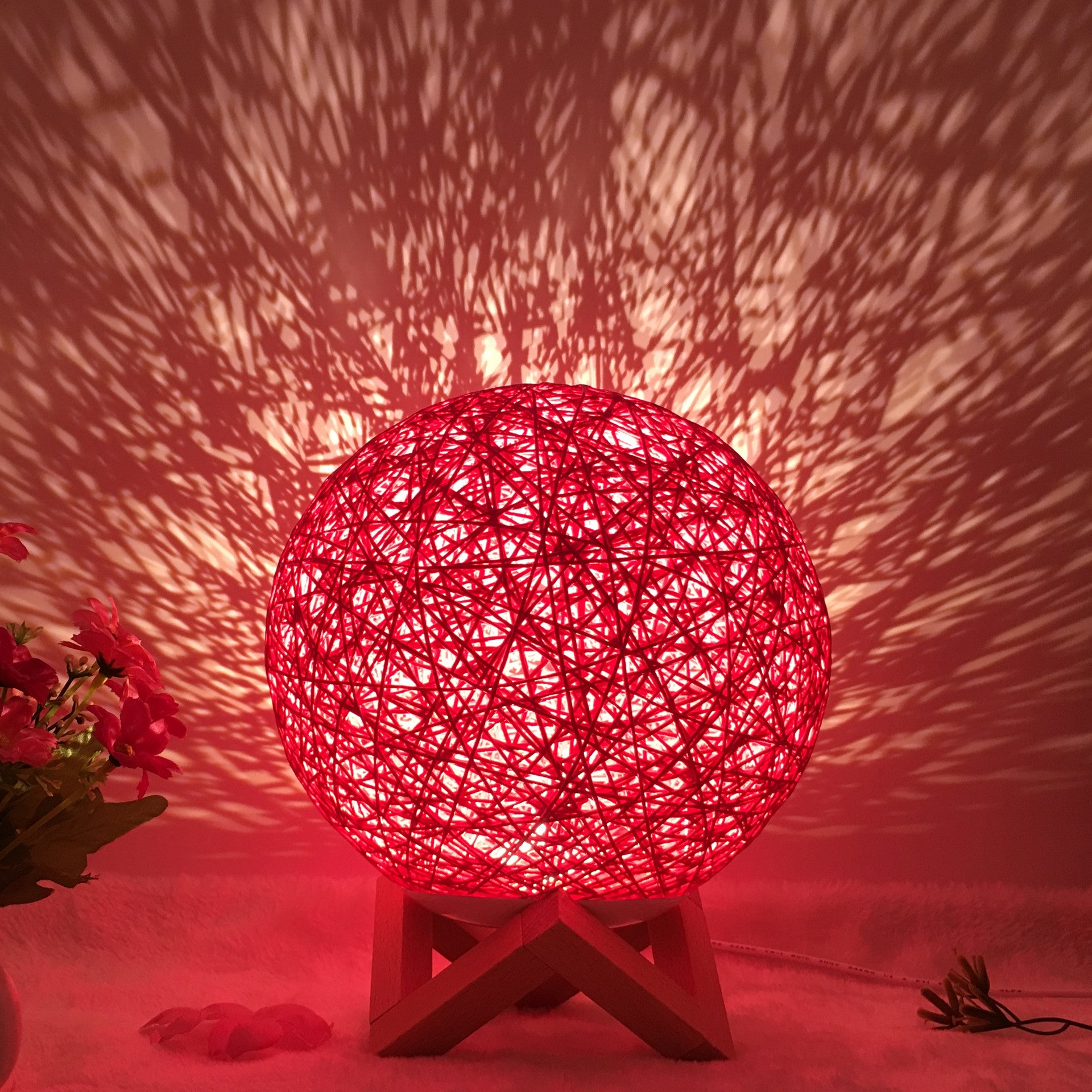 Creative Table Lamp - EverybodyBuying
