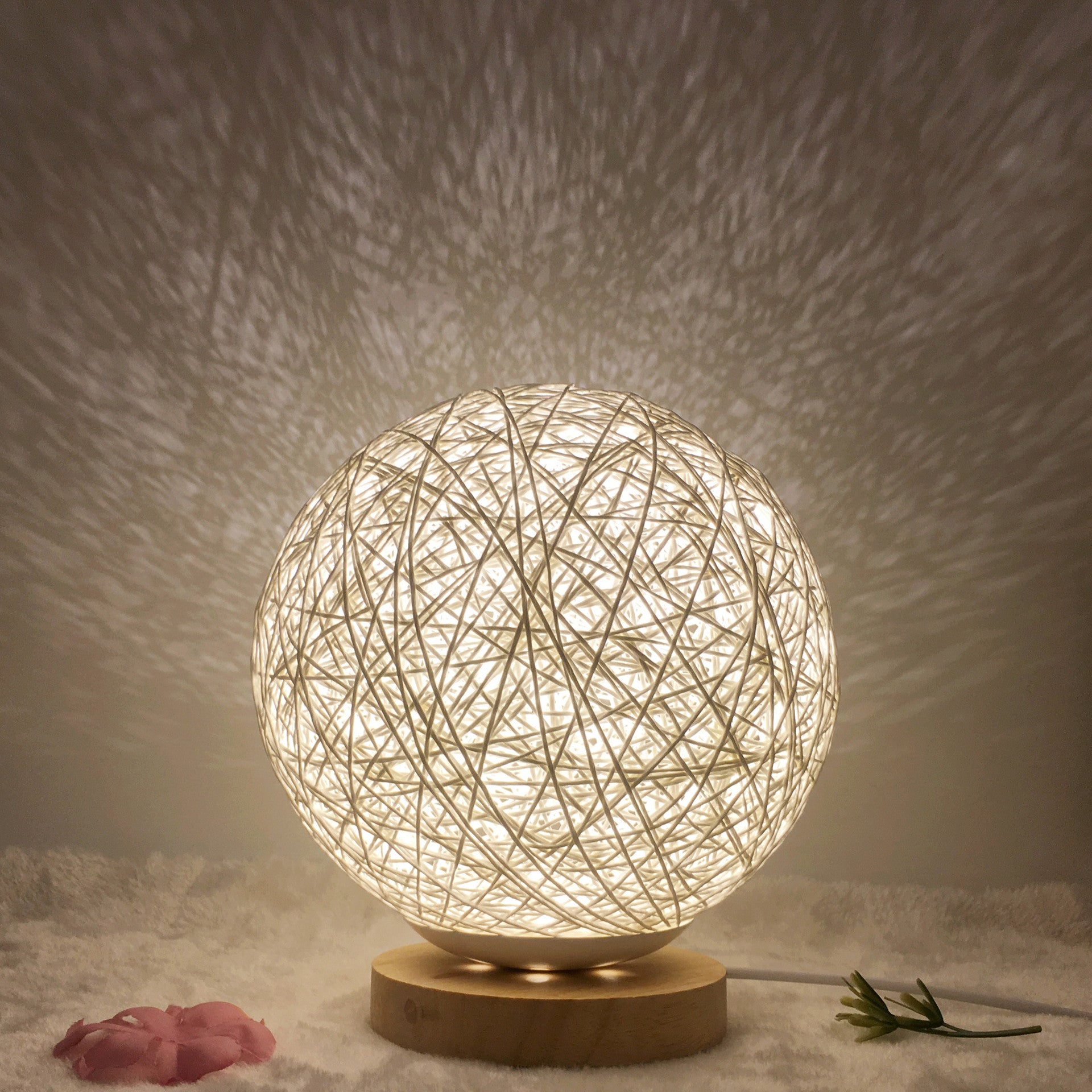 Creative Table Lamp - EverybodyBuying