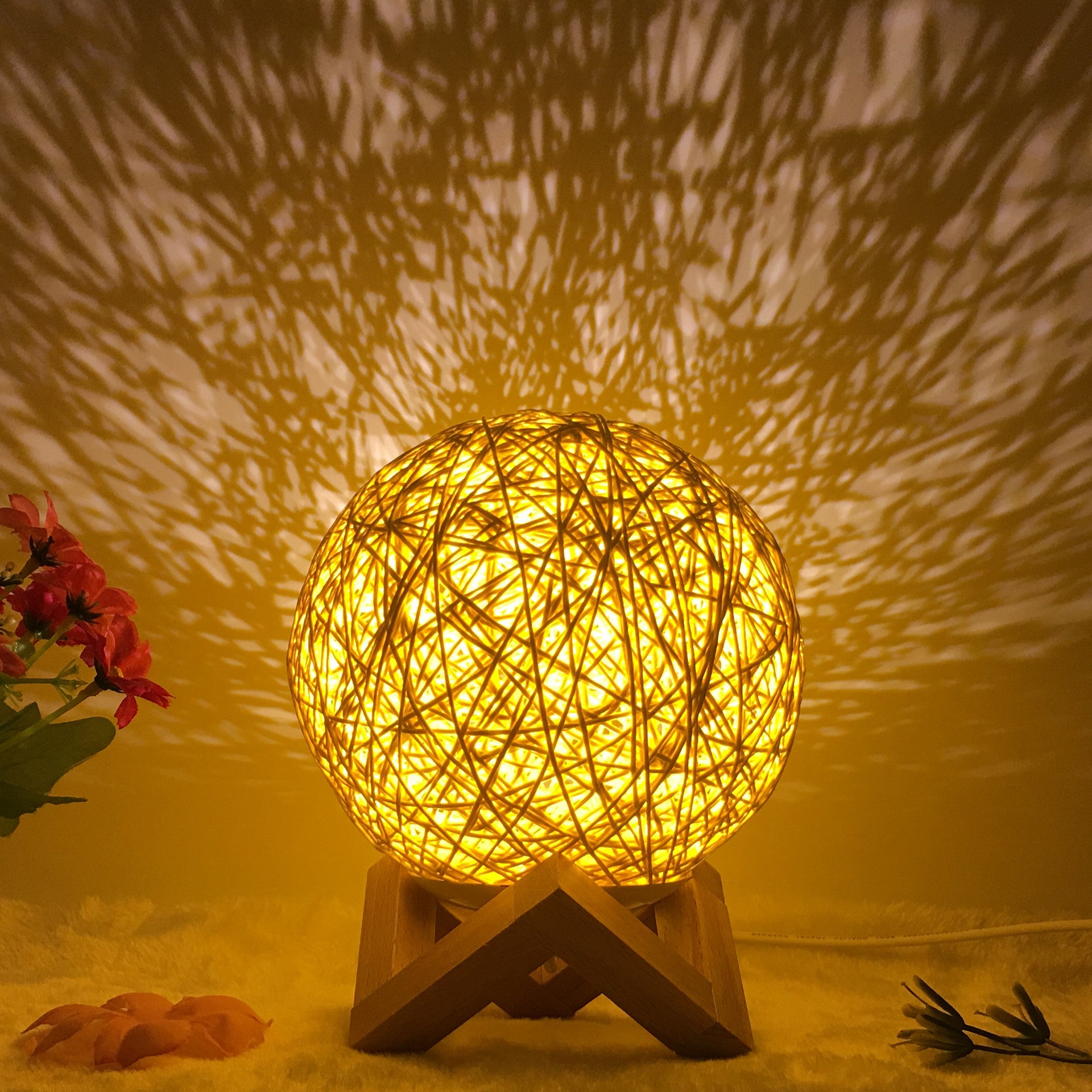 Creative Table Lamp - EverybodyBuying