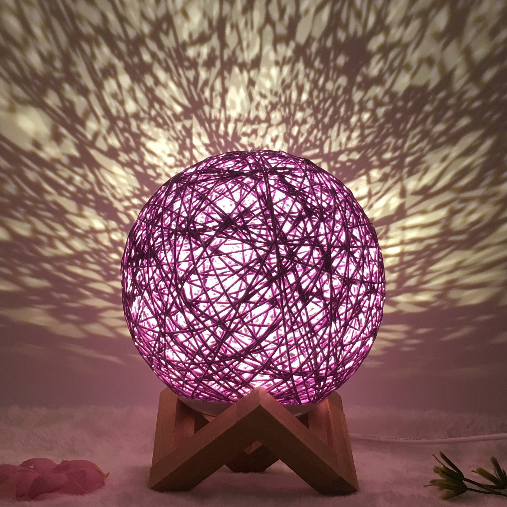 Creative Table Lamp - EverybodyBuying