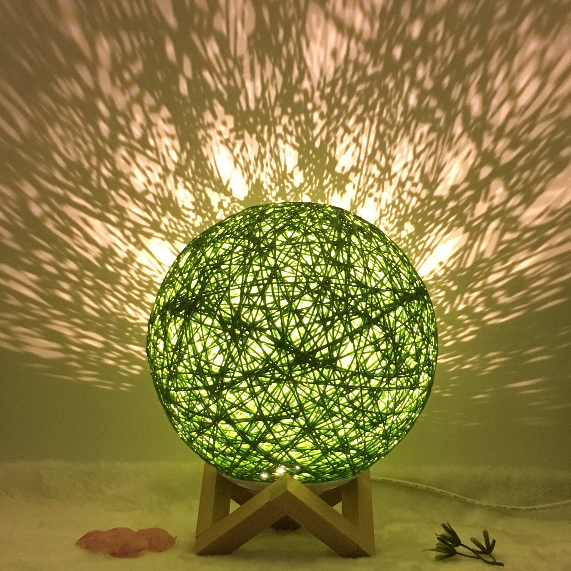Creative Table Lamp - EverybodyBuying