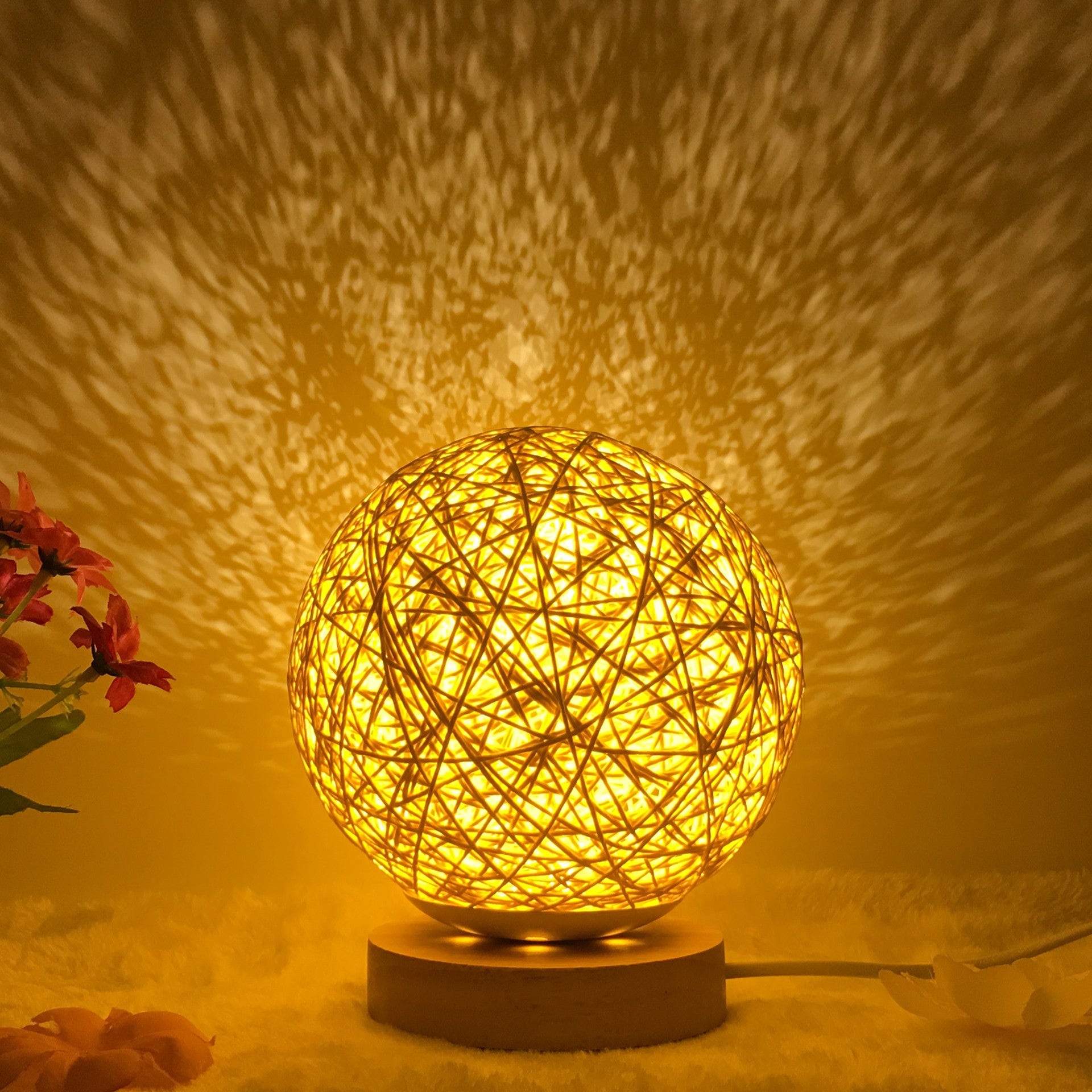Creative Table Lamp - EverybodyBuying