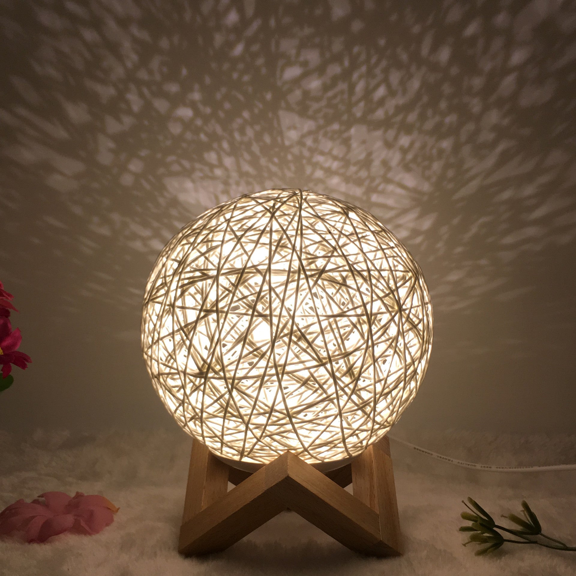 Creative Table Lamp - EverybodyBuying